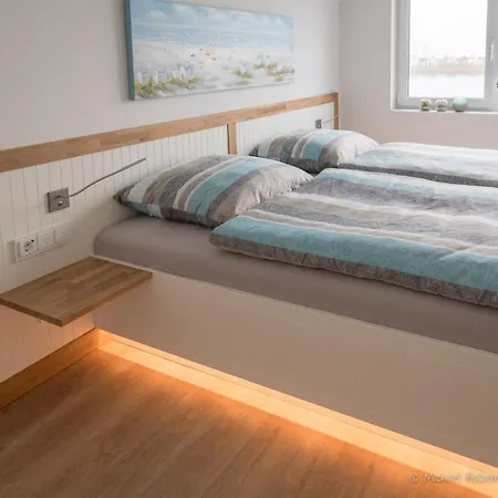 Marina Lounge * אולפניץ